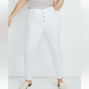 Madewell 10” High-Rise skinny crop white jeans. Size 28